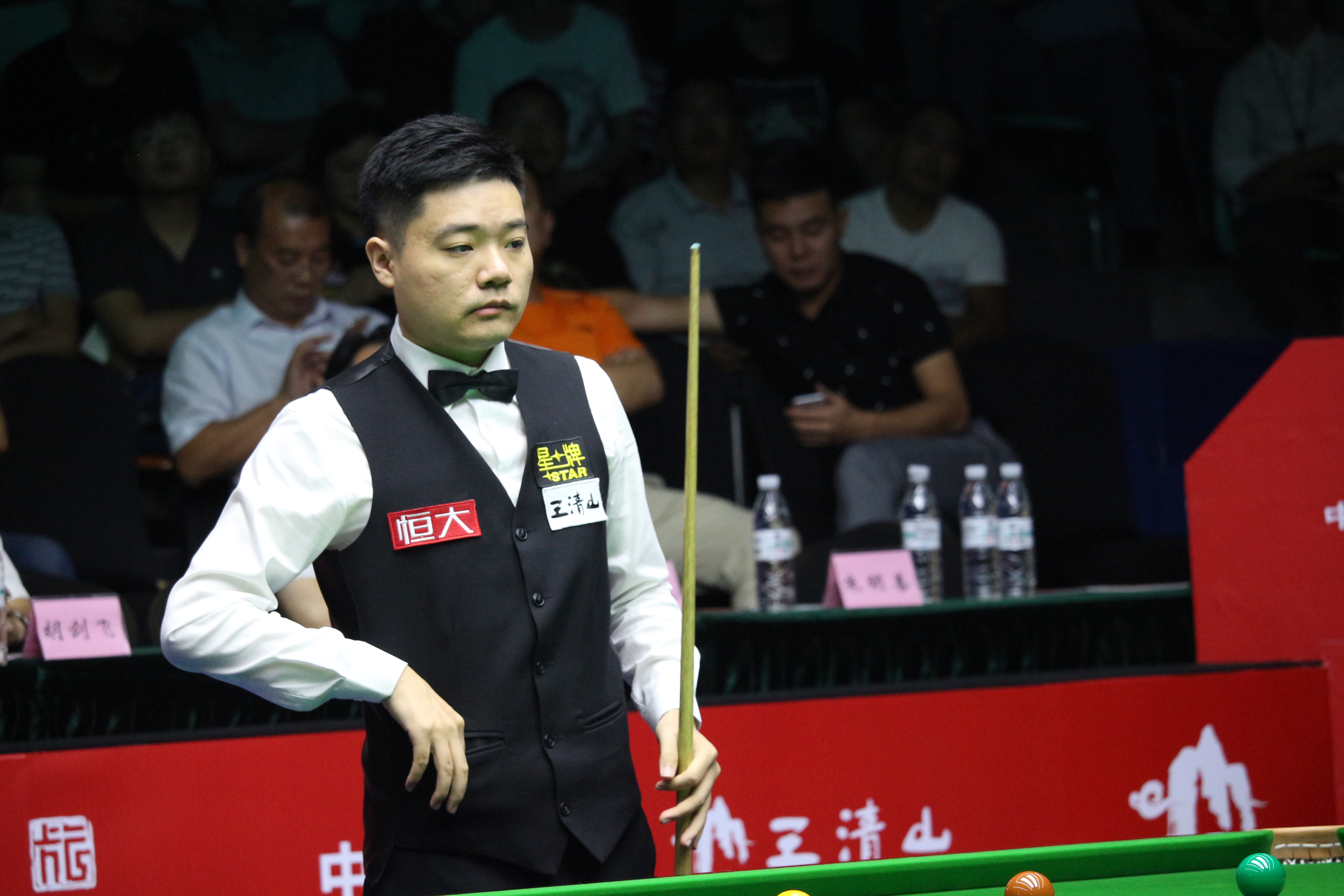 坚持相信自 坚持相信自