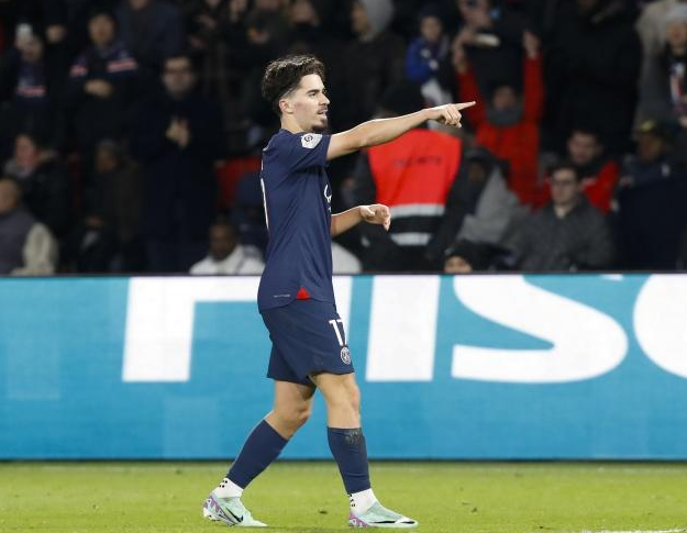 回扣型主帅！从曼联到勒沃库森，滕哈赫搞了多少“小动作”？