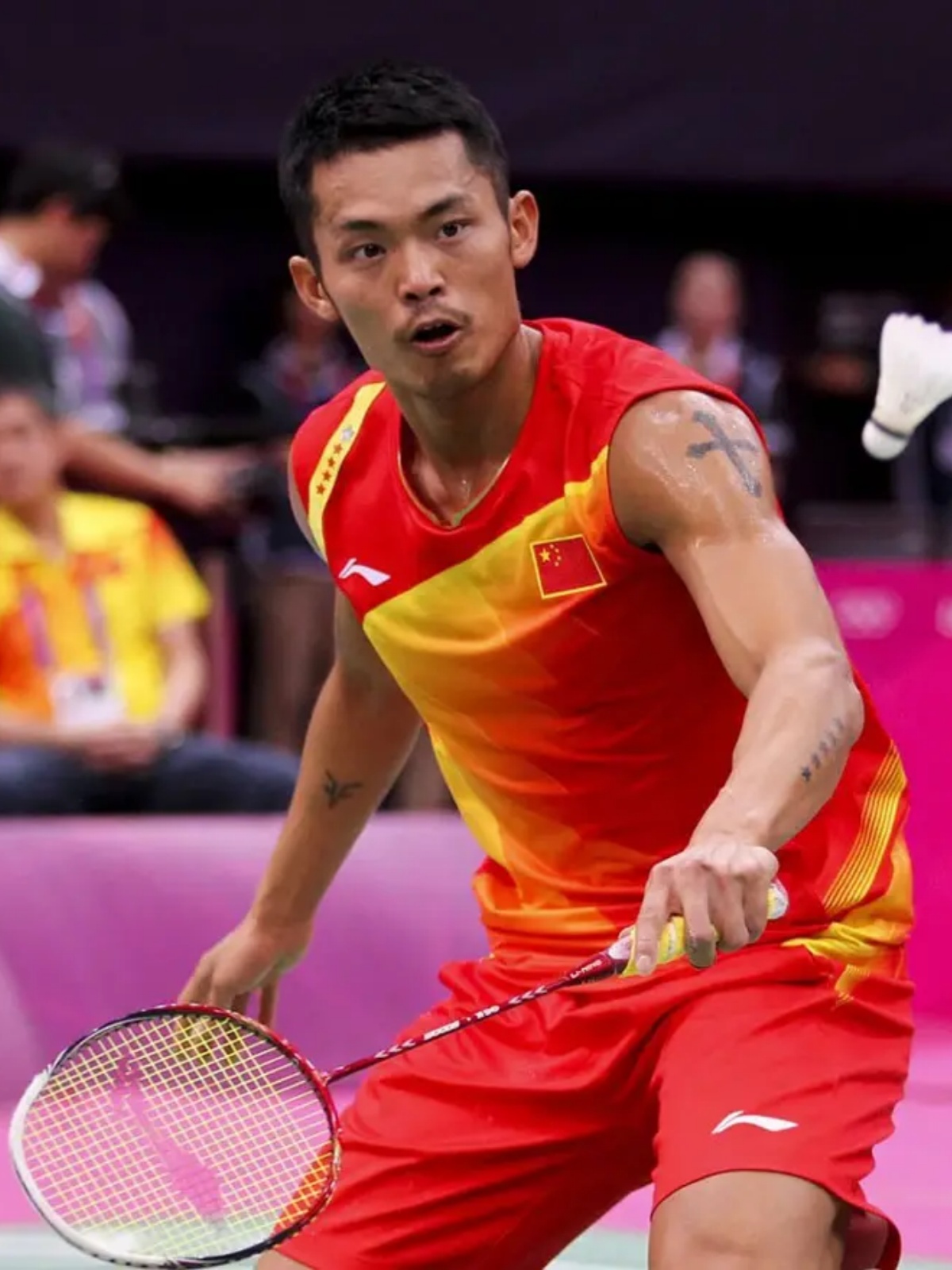 记者：艾克森和阿兰归化后年薪涨到800万欧，高拉特近1500万.