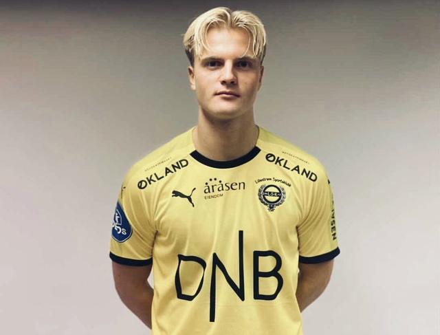 三次亮相 三次亮相