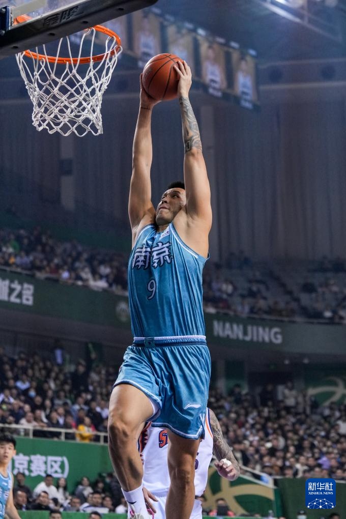 内线在高对 内线在高对